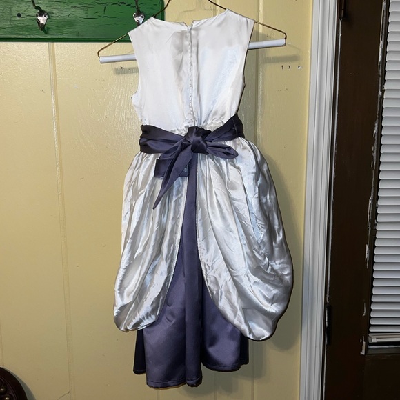 Girls White & Lilac Silk Floral Tied Back Formal Dress Flower Girl Dress - Picture 2 of 16